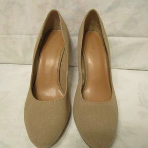 Fioni Tan Canvas Heels